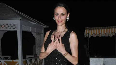 Ayşe Hatun Önal Kuşadası'nı coşturdu!