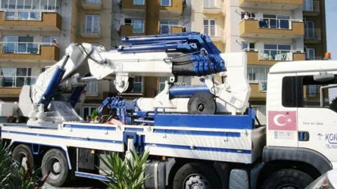 Çılgın eyleme polis engeli!