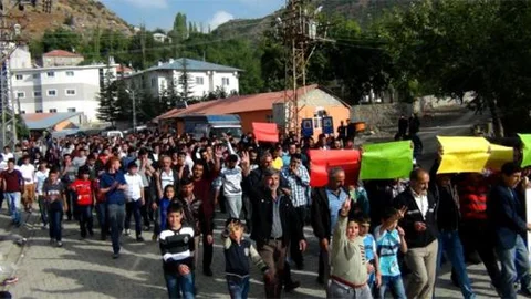 Çukurcada IŞİD saldırılarına protesto yürüyüşü!