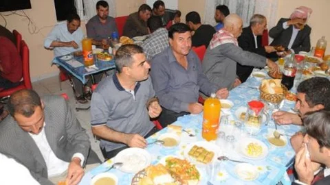 Futbol kulübünden Ezidilere yemek!