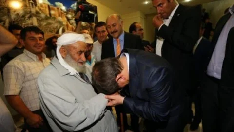 Dışişleri Bakanı Ahmet Davutoğlu Bayburtta