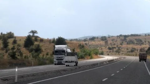 Ters Yöne Giren Kamyonet Korkuttu