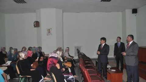 Kur'an Kursu Öğreticilerine Eğitim Semineri