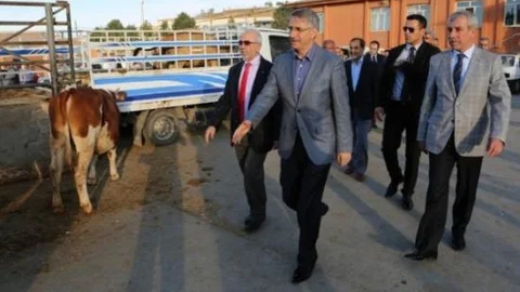 Elazığ'da 8 Ayrı Yerde Kurban Satış Yeri Oluşturuldu