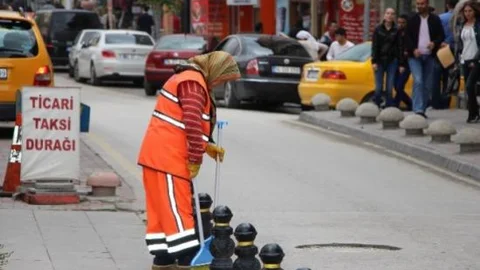 İzzet Baysal Caddesi'ne Kadın Eli Değdi