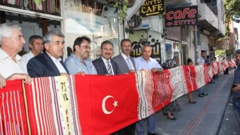 Dünyanın En Uzun Kilimi Cumhurbaşkanı Erdoğan'a Hediye Edilecek