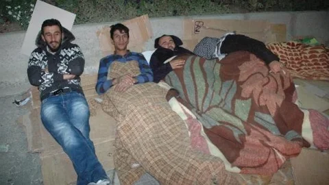 Hakkari'de Kobani İçin Başlatılan Oturma Eylemi Devam Ediyor