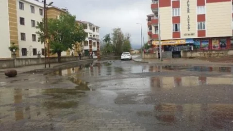 Bingöl'de 70 Yeri Su Bastı