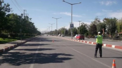 Afyonkarahisar'da Trafik Polisleri Yaka Kamerası Kullanmaya Başladı