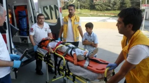 Otomobilin Çarptığı Çocuk Yaralandı