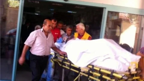 Araç İle Duvar Arasında Sıkıştı