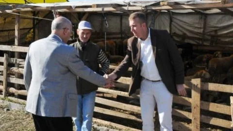 Süleymanpaşa Belediye Başkanı Eşkinat Kurban Pazarında İncelemelerde Bulundu