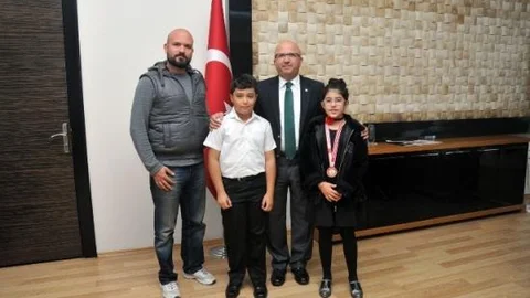 Küçük Dansçılardan Başkan Çoban'a Ziyaret