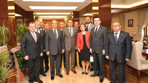 Çorum Tso'dan Vali Karaya Kutlama Ziyareti