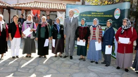 Kadın Çiftçiler Sertifikalarını Aldı