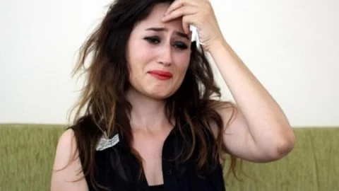 Saç Rengi Nedeniyle Sınava Giremeyen Geç Kızın Sahtecilik Yapmadığı Saptandı