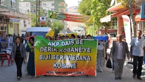 Derik'te Kobane İçin Yürüyüş Düzenlendi