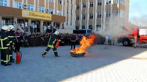 Adıyaman Belediye İtfaiye Ekiplerinden Yangın Tatbikatı