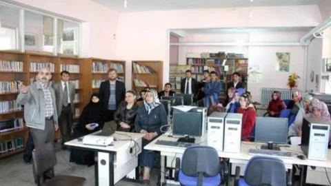 Oltu Halk Kütüphanesi Kütüphane-e Türkiye Projesi'ne Start Verdi