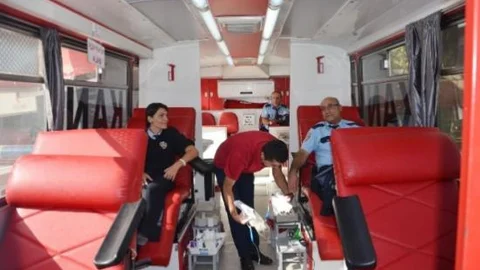 Polisler Kan Verip Hayat Kurtardı