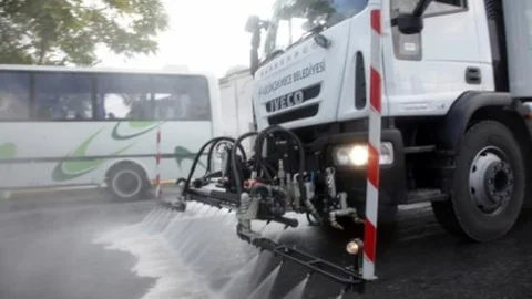 Küçükçekmece Belediyesi Temizlik Ekipleri İş Başında