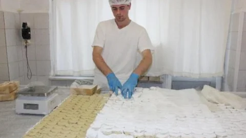 Geleneksel Tatlılar Bayram Sofraları İçin Hazırlanıyor