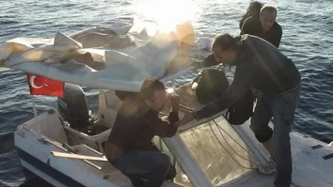 Mülteciler Denizde Mahsur Kaldı