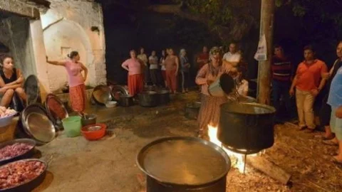 Karaburun'un Geleneksel Arife Yemeği'ne Unesco'dan Ödül