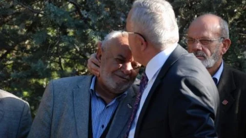 Vali Can Şehit Babasını Alnından Öptü