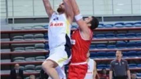 Fenerbahçe Ülker Farklı Kazandı