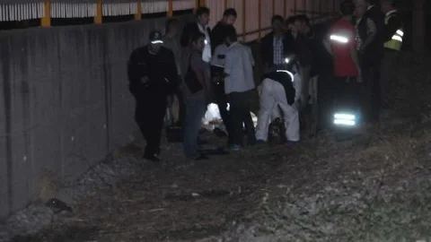 Trene Doğru Yürüyerek İntihar Etti