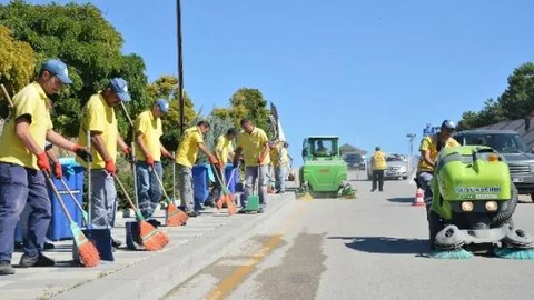 Büyükşehir'den Mezarlıklarda Temizlik