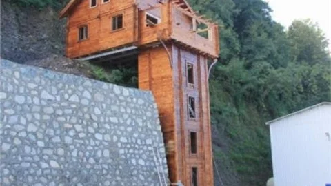 Rize'de Yine İlginç Bir Yapı