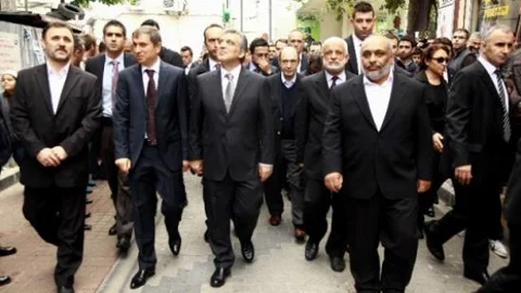 Abdullah Gül'den İhh'ya Kurban Bağışı