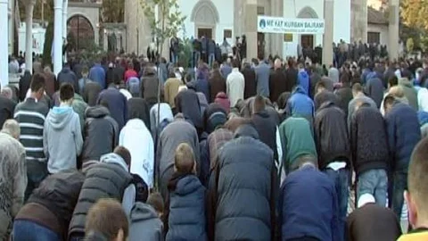 Kosova'da bayram namazı!
