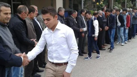 Yüz yıllık bayramlaşma geleneği!