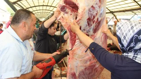 Manisa'da kurbanlar kesildi!