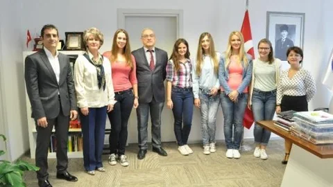 Bosnalı Öğrencilerden Necdet Doğanata'ya Anlamlı Teşekkür