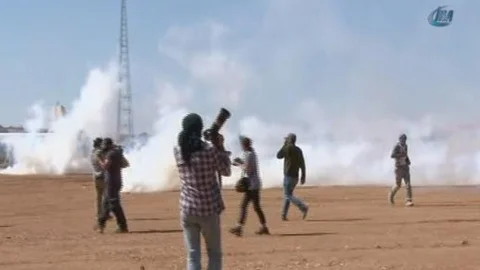 Kobanili mültecilerle bayramlaşmak isteyen gruba müdahale!