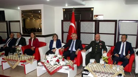 Gaziantep'te protokol bayramlaştı!