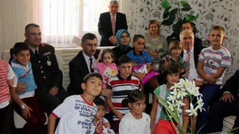 Protokol Üyeleri Sevgi Evleri Ve Huzurevi Sakinleriyle Bayramlaştı