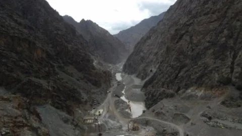 Tamamlandığında 270 Metre Gövde Yüksekliği İle 236 Metre Yüksekliğindeki İstanbul Sapphire'i Geride Bırakacak