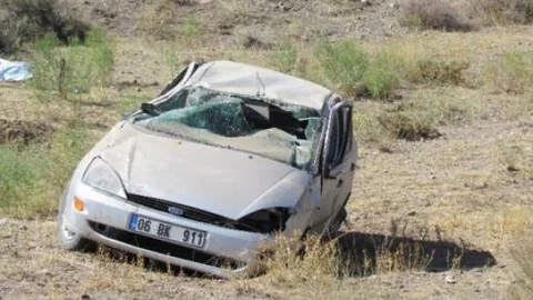 Otomobil Takla Attı: 2 Ölü