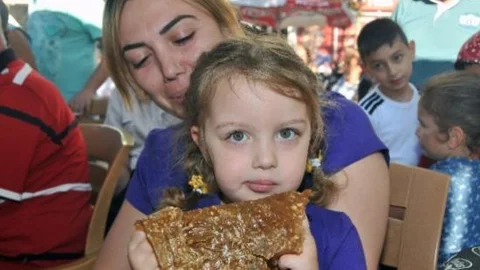 Gümüşhane'de En Güzel Dut Pestili Ve Dut Pekmezi Seçildi