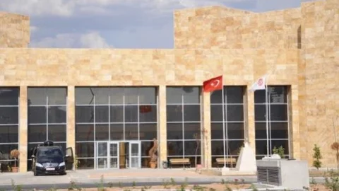 Camiyi Diyanet Cemevini Hayırseverler Yapacak