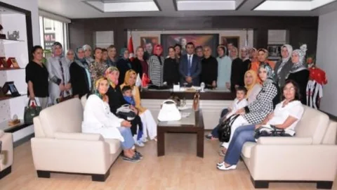 Ak Partili Kadınlardan Bucak Belediye Başkanı Mutlu'ya Ziyaret