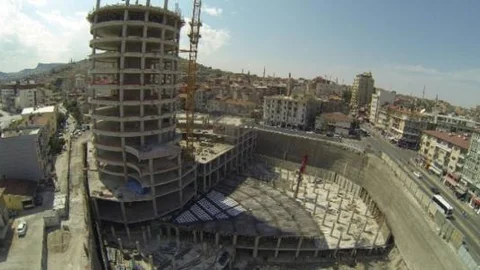 Belediye Hizmet Binası Ve Ticaret Kompleksinin Yapımı Sürüyor