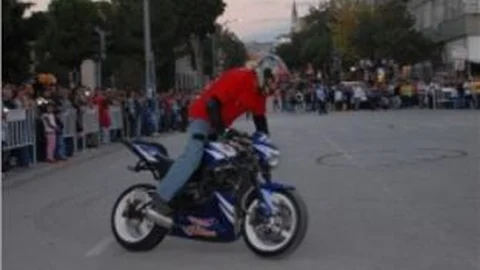 Bmk15'ten Motor Akrobasi Gösterisi