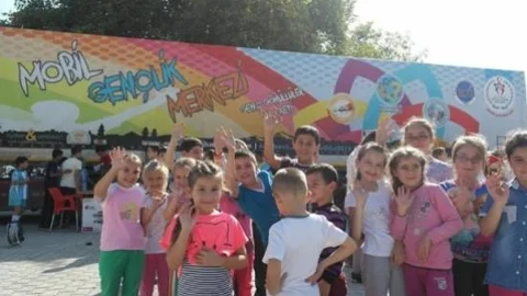 Mobil Gençlik Merkezi Tır'ı Yalova'ya Geldi