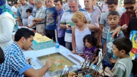 Akmek'te Ebru Kursları Devam Ediyor